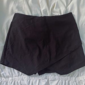 black envelope skort - American Threads